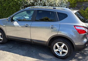 Nissan Qashqai 200.900 km 4.900 &euro; Düsseldorf 40472