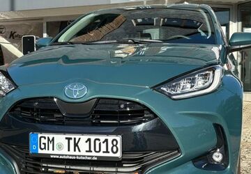 Toyota Yaris 2.620 km 25.790 &euro; Wipperfürth 51688