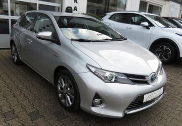 Toyota Auris 129.500 km 9.900 &euro; Wermelskirchen 42929