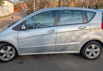 Mercedes-Benz A 160 72.520 km 7.700 &euro; Düsseldorf 40225