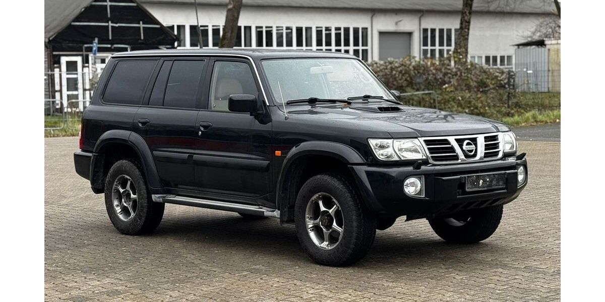 Nissan Patrol 330.421 km 11.999 &euro; Wuppertal 42389