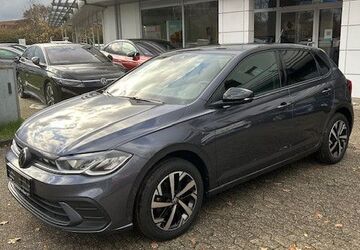 VW Polo 17.029 km 23.400 &euro; Düsseldorf 40472