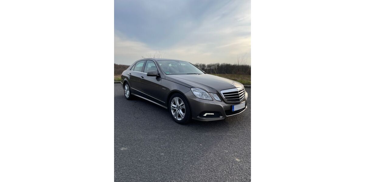 Mercedes-Benz E 250 290.000 km 7.200 &euro; Remscheid 42855