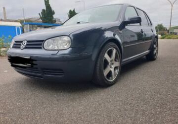 VW Golf 243.000 km 1.850 &euro; Düsseldorf 40223