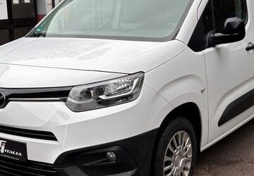 Toyota Proace City 83.400 km 14.290 &euro; Solingen 42697