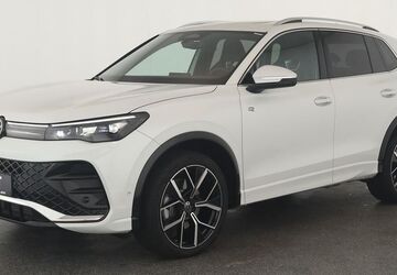 VW Tiguan 13.800 km 43.284 &euro; Düsseldorf 40233