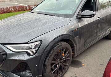 Audi e-tron 42.829 km 39.800 &euro; Hagen 58091