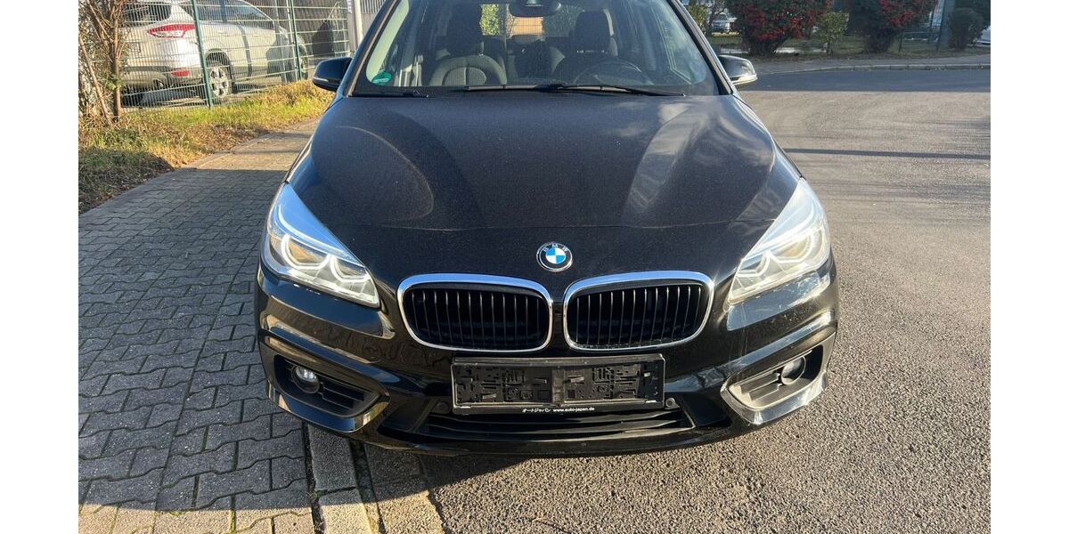 BMW 218 80.000 km 14.900 &euro; Düsseldorf 40231