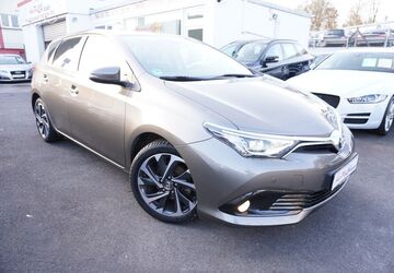 Toyota Auris 24.350 km 13.990 &euro; Wuppertal 42109