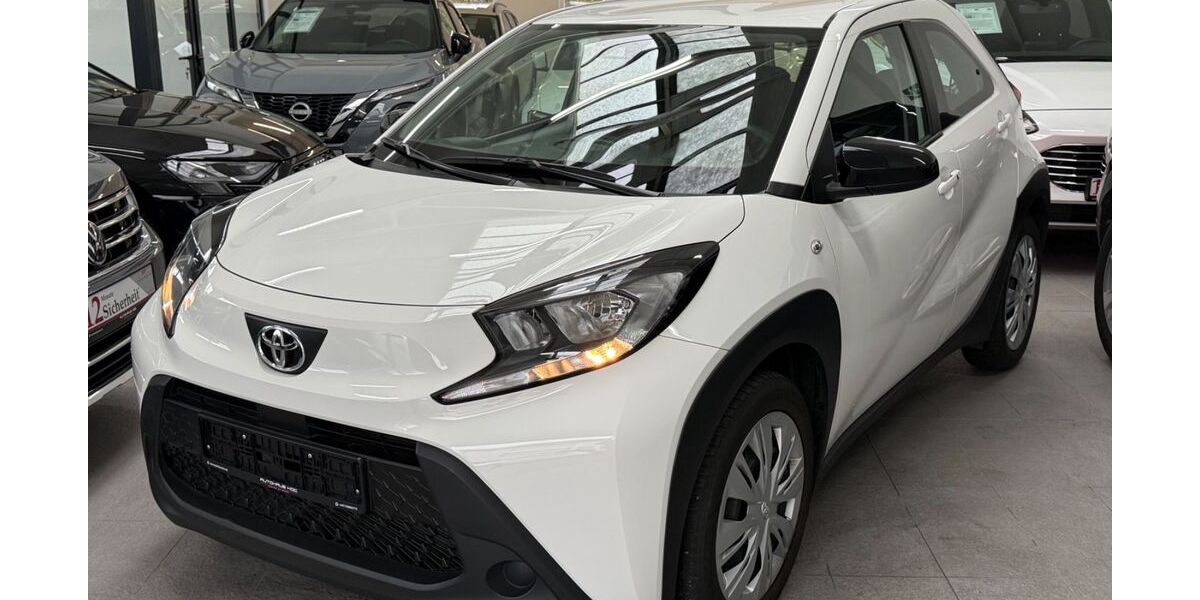 Toyota Aygo (X) 25.693 km 14.950 &euro; Remscheid 42859