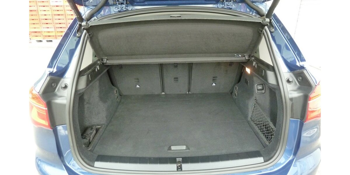 BMW X1 25e X drive Steptronic Navi Head up E-Sitze 154.000 km 17.900 &euro; Ratingen 40885