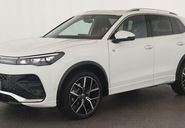 VW Tiguan 16.800 km 43.984 &euro; Düsseldorf 40233