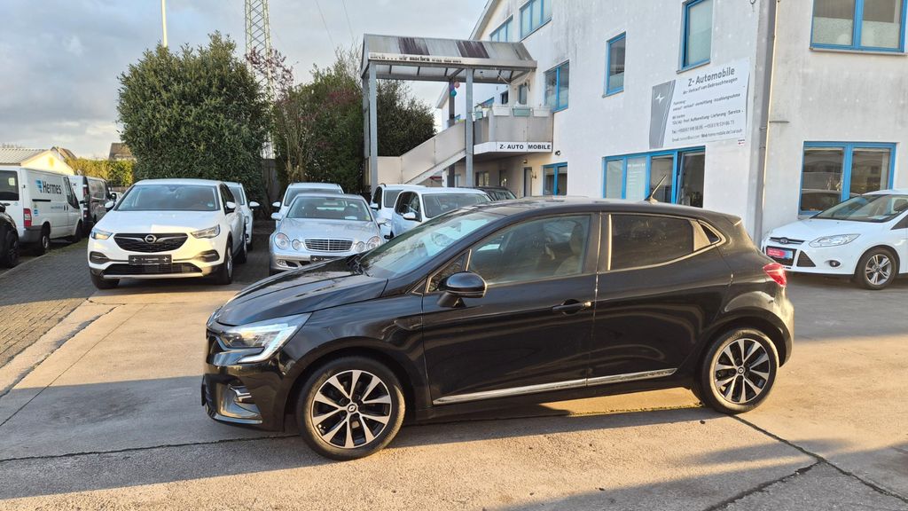 Renault Clio 157.021 km 8.900 &euro; Hilden 40721