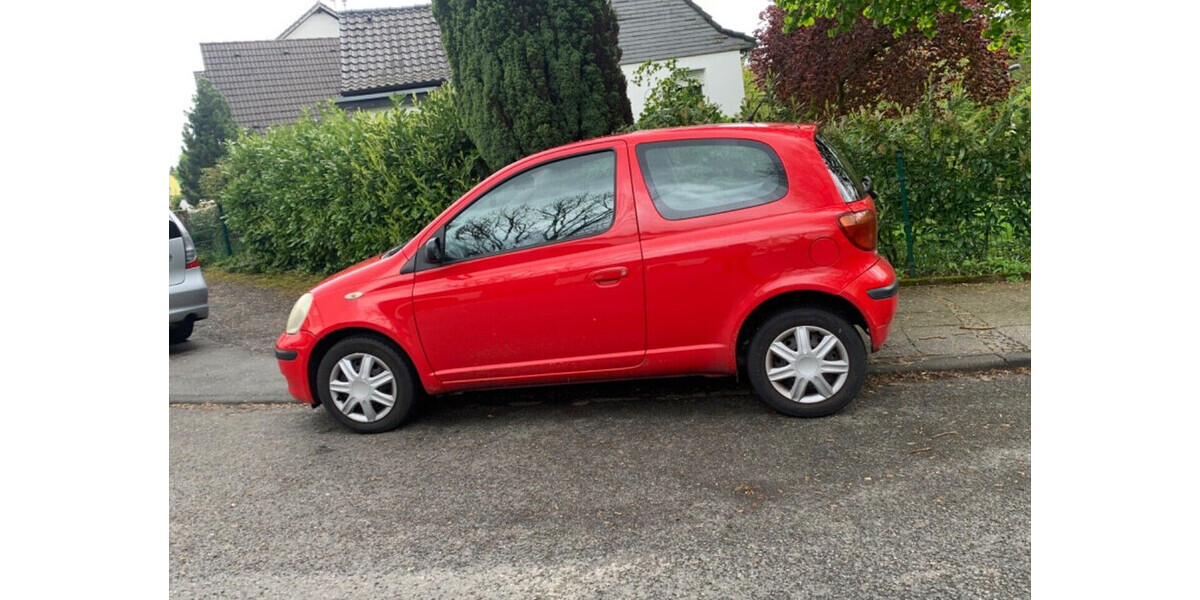 Toyota Yaris 240.000 km 2.200 &euro; Solingen 42651