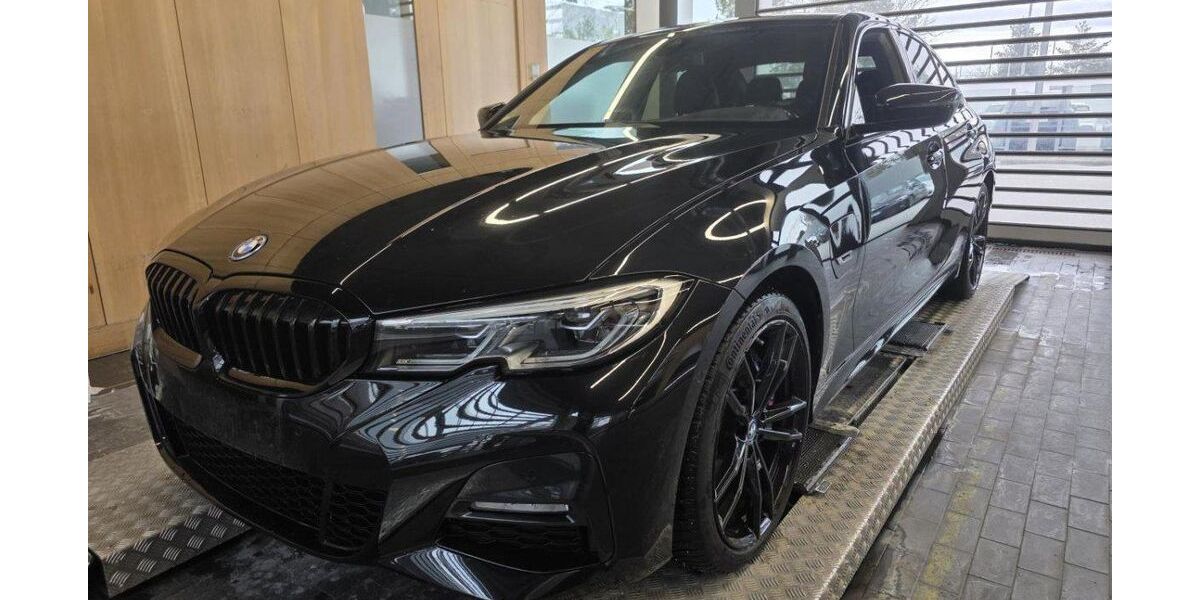 BMW 330 67.664 km 33.970 &euro; Hagen 58091