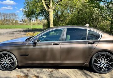 BMW 750 220.338 km 14.600 &euro; Düsseldorf 40489