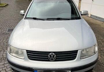 VW Passat 128.928 km 1.600 &euro; Düsseldorf 40474