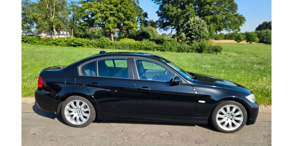 BMW 318 96.000 km 6.900 &euro; Remscheid 42899