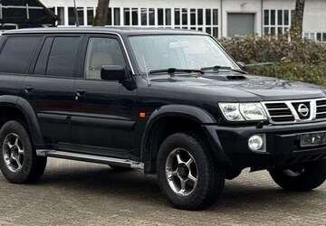 Nissan Patrol 330.421 km 11.999 &euro; Wuppertal 42389