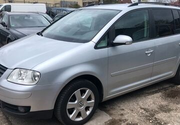 VW Touran 174.564 km 2.690 &euro; Düsseldorf 40231