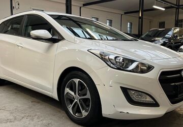 Hyundai i30 84.940 km 9.870 &euro; Velbert 42551