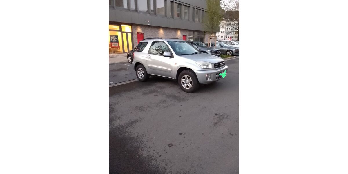 Toyota RAV 4 151.000 km 4.950 &euro; Düsseldorf 40225