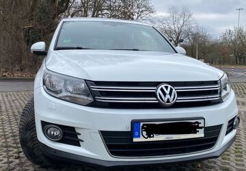 VW Tiguan 77.000 km 14.999 &euro; Düsseldorf 40474