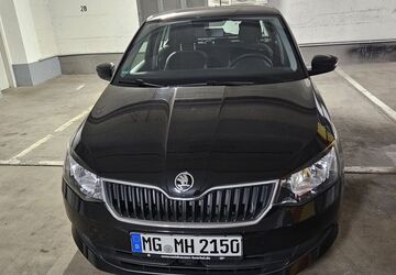 Skoda Fabia 52.000 km 8.400 &euro; Düsseldorf 40212