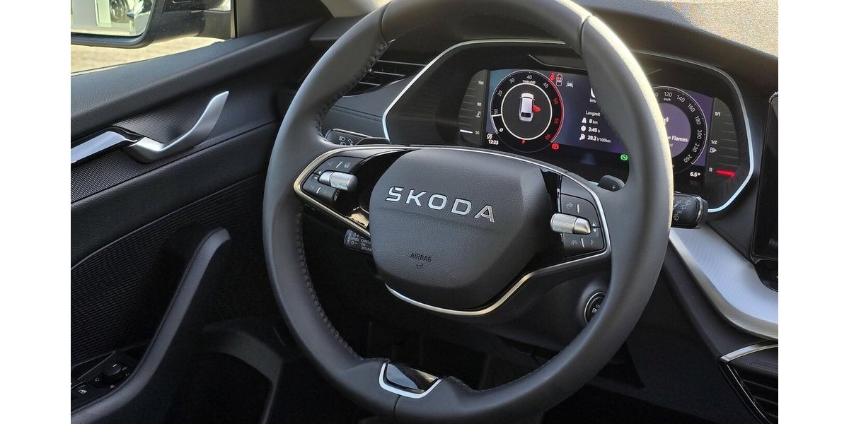 Skoda Octavia Selection Automatik|Winterpaket|LED 1.008 km 32.990 &euro; Wermelskirchen 42929