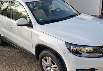 VW Tiguan 127.500 km 13.500 &euro; Solingen 42659