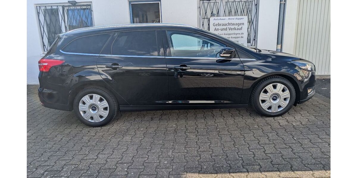 Ford Focus 143.140 km 6.000 &euro; Düsseldorf 40472