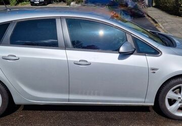 Opel Astra 102.000 km 6.000 &euro; Düsseldorf 40629