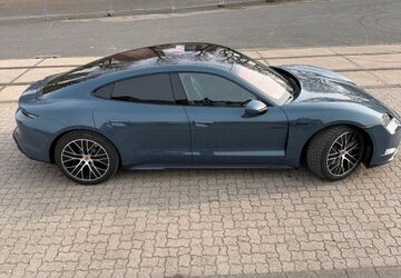 Porsche Taycan 3.000 km 102.000 &euro; Düsseldorf 40219