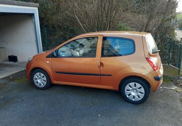 Renault Twingo 136.000 km 2.250 &euro; Halver 58553