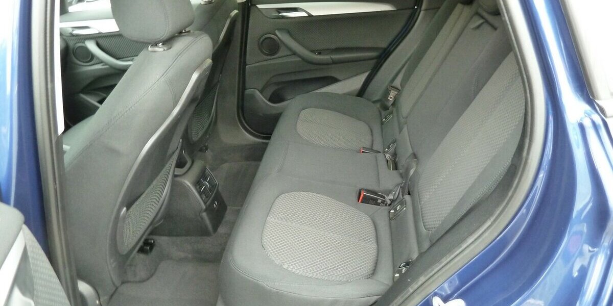 BMW X1 25e X drive Steptronic Navi Head up E-Sitze 154.000 km 17.900 &euro; Ratingen 40885