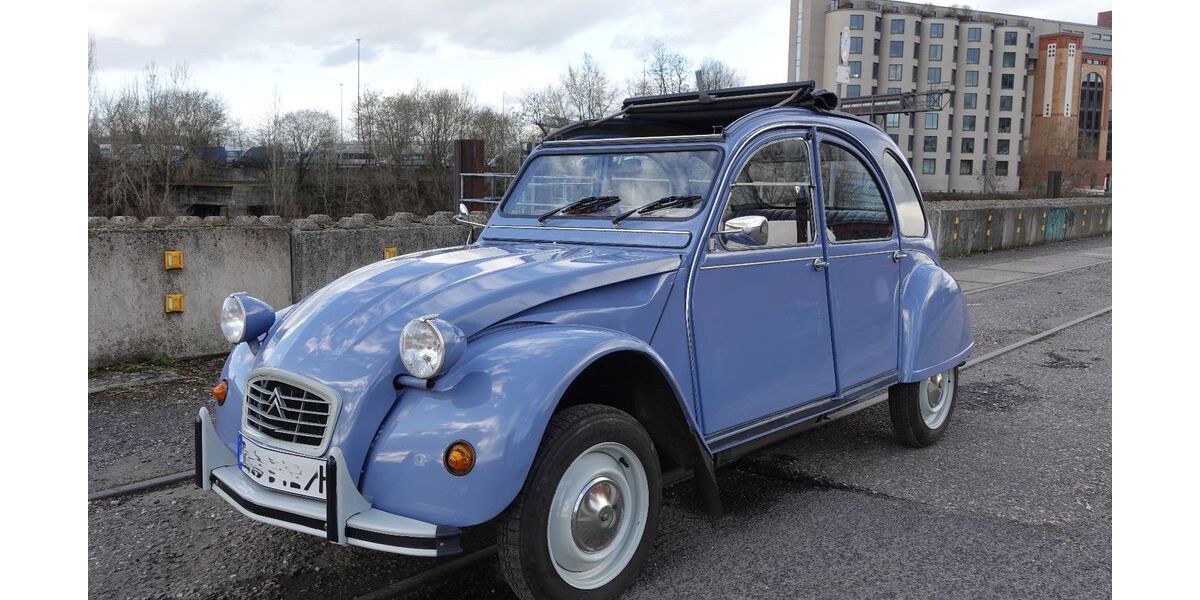 Citroen 2 CV 105.035 km 17.900 &euro; Düsseldorf 40477