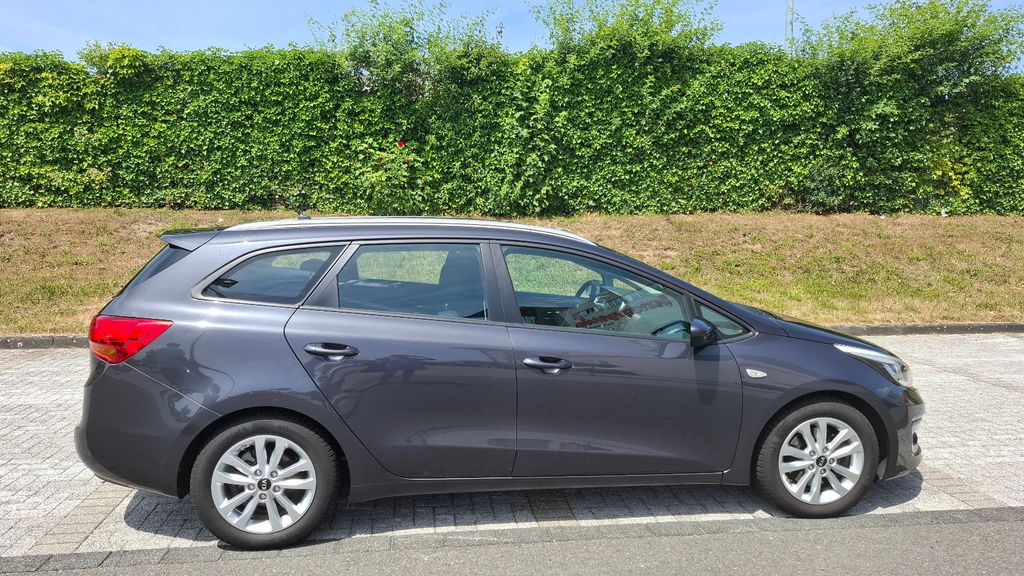Kia ceed Sportswagon 82.000 km 8.500 &euro; REMSCHEID 42855