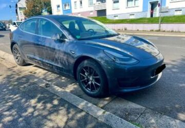 Tesla Model 3 176.700 km 17.200 &euro; Remscheid 42859