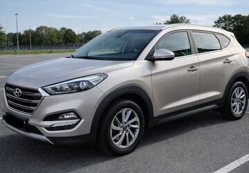 Hyundai TUCSON 83.000 km 13.790 &euro; Solingen 42697