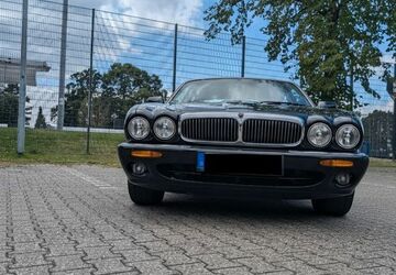 Jaguar XJ8 149.000 km 7.450 &euro; Düsseldorf 40625