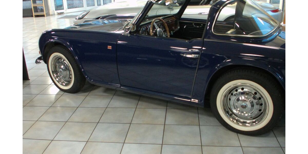 Triumph TR4 68.500 km 27.900 &euro; Dormagen 41540
