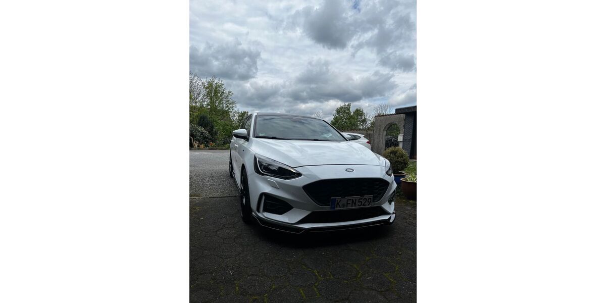 Ford Focus 98.000 km 14.000 &euro; Remscheid 42897