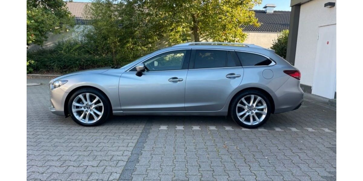 Mazda 6 220.000 km 7.990 &euro; Leverkusen 51371