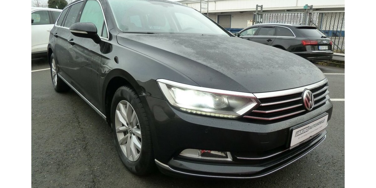 VW Passat 2.0 TDI Highline DSG STH Navi kl. Mängel 110.000 km 15.900 &euro; Ratingen 40885