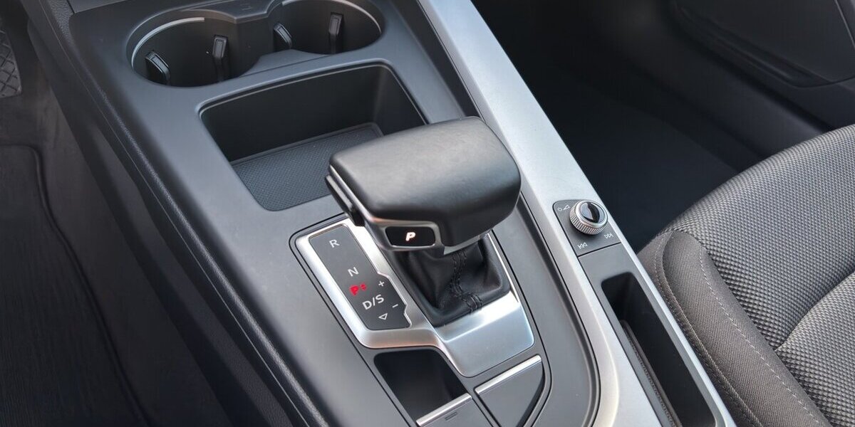 Audi A4 35 TDI S Line Autom MMI Kamera LED 106.539 km 23.400 &euro; Wuppertal 42327