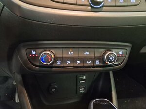 Opel Crossland X Edition AUTOMATIK NAVI Sitz/Lenkradhei 80.107 km 12.480 &euro; HAAN 42781