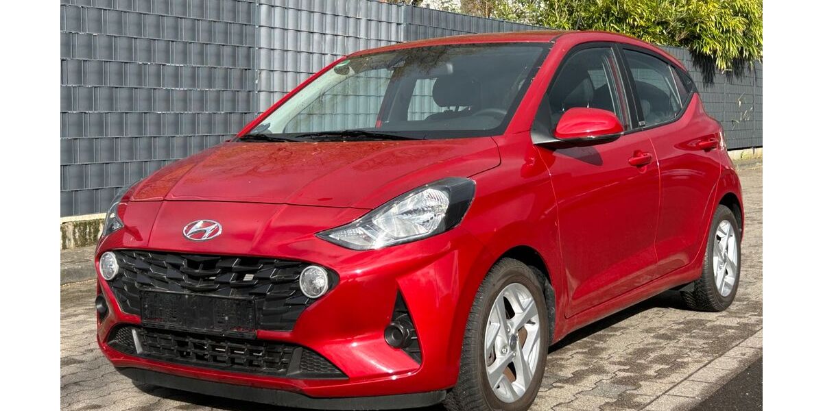 Hyundai i10 8.250 km 14.750 &euro; Solingen 42655