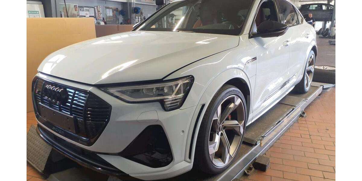 Audi e-tron 32.549 km 47.950 &euro; Hagen 58091