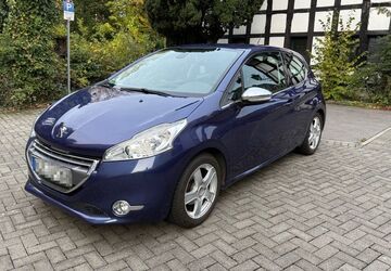 Peugeot 208 108.000 km 5.300 &euro; Hilden 40721