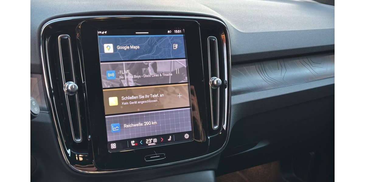 Volvo XC40 Plus Pure Electric AWD H&K Kamera LED StdHz 26.430 km 39.900 &euro; Wuppertal 42327